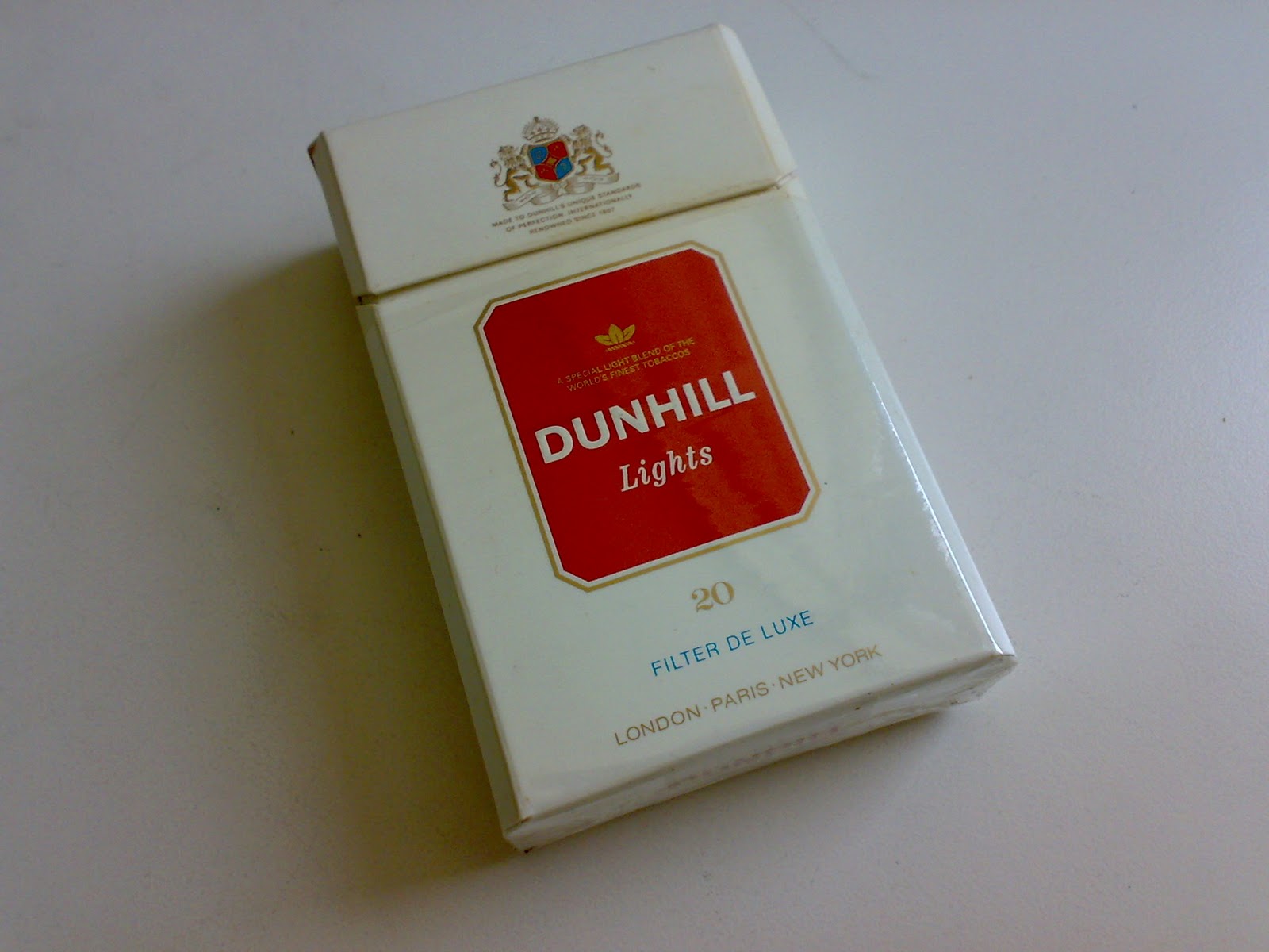 Cigarette Memoirs Dunhill the 1st White!