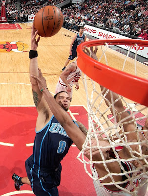 derrick rose dunk on dragic. derrick rose dunks on dragic.