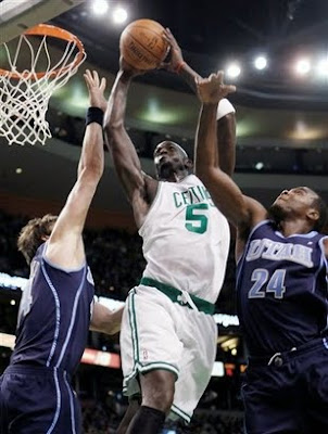 lebron james dunking on kevin garnett dunking on lebron james. lebron james dunking on
