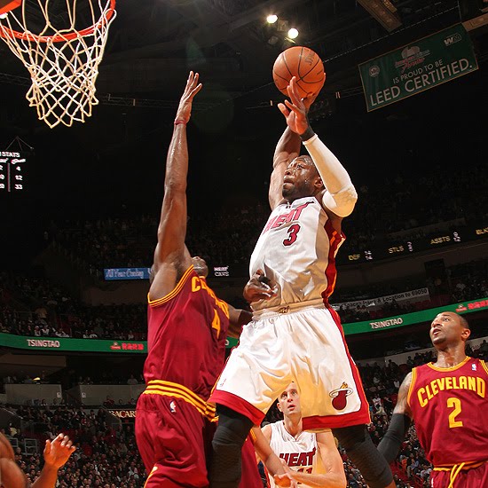 dwyane wade getting dunked on. D-Wade throwin#39; down hard on