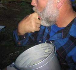 [licking_pot.jpg]