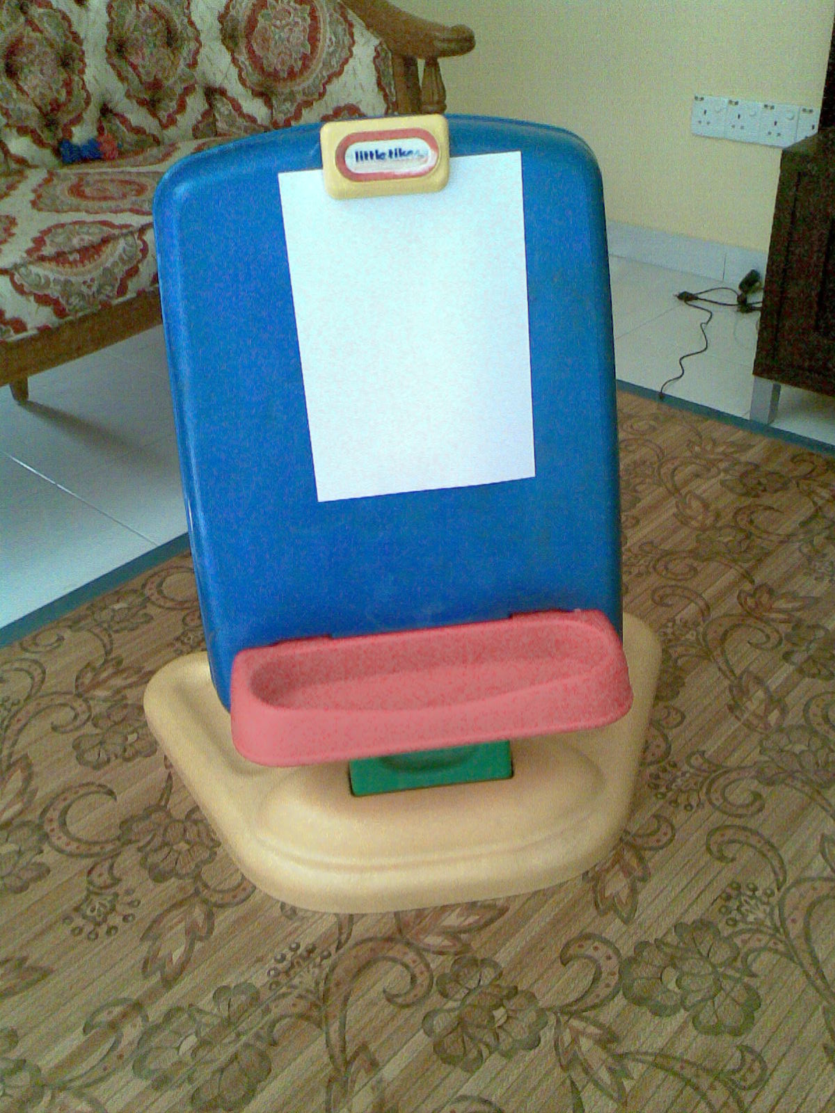 MyBundleToys Little Tikes Paper Clip Easel