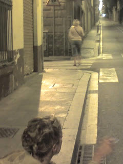 Sentada en la calle - Roser Amills, escritora mallorquina