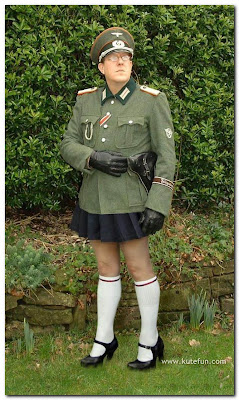 [Funny+Army+Costumes6.jpg]