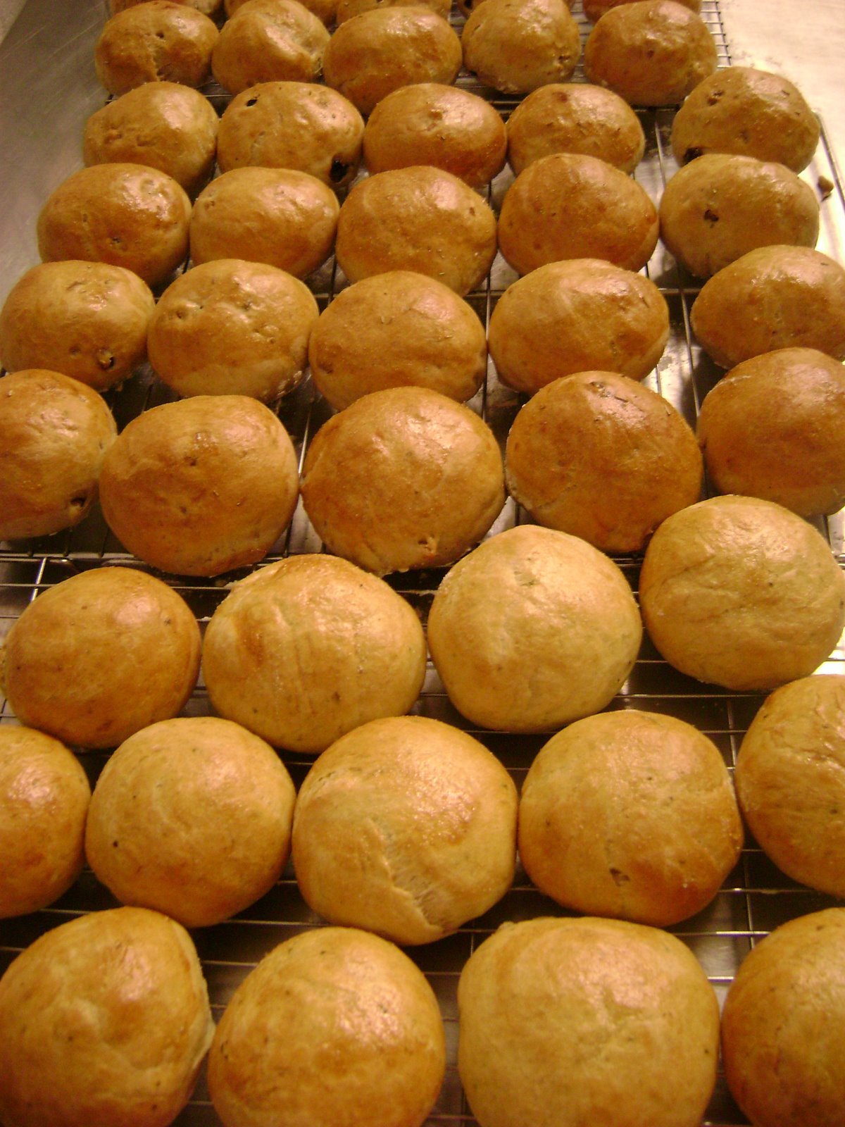 [Home+made+bread+rolls.JPG]