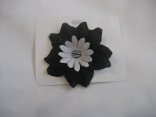 Black/White flower #F6