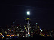 [180px-Seattle_skyline_night.jpg]