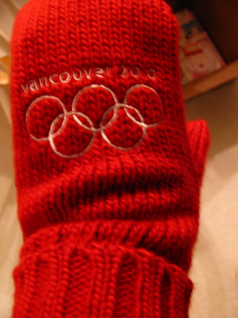 [Mittens1.JPG]