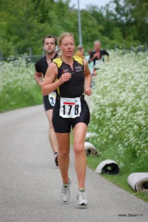 DSC 4404 - triathlon, kruiningen, halve-triathlon, 2009 - done it