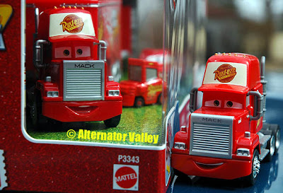 Semi or not semi ? MackCompare