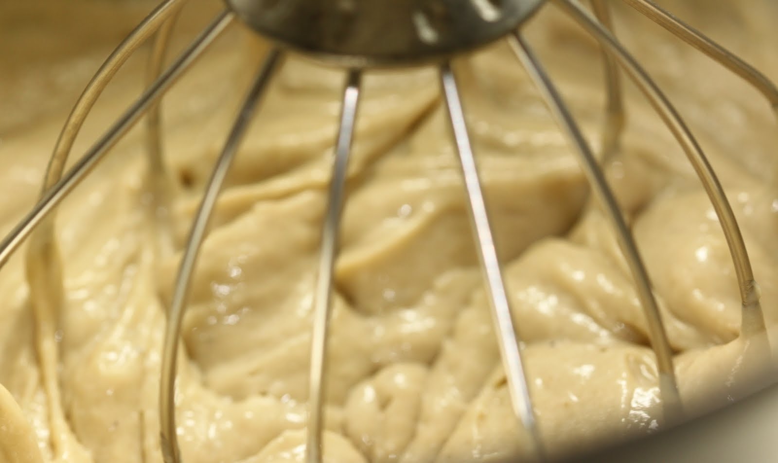 Baking is my Zen Bobby Flay wins the Banana Cream Pie Throwdown 8/18/10