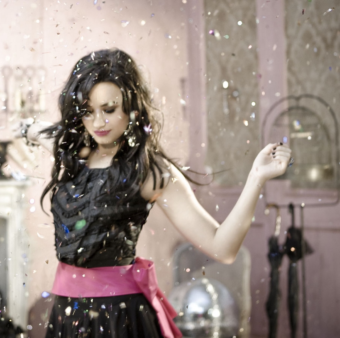 TeenCelebBuzz: Demi Lovato: Spending Christmas With The Family!
