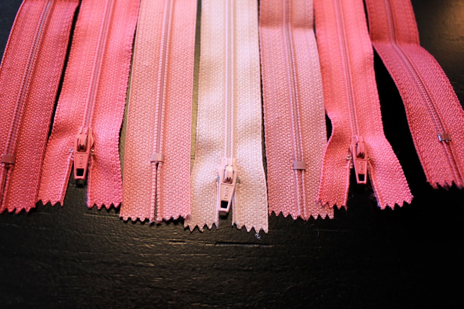 everywhere orange zipper bag tutorial
