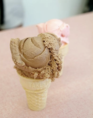 صورعطلة نهاية الاسبوع رائعة حقا Ice+cream+cones_summer+brown+pink_evan+sklar+photographer