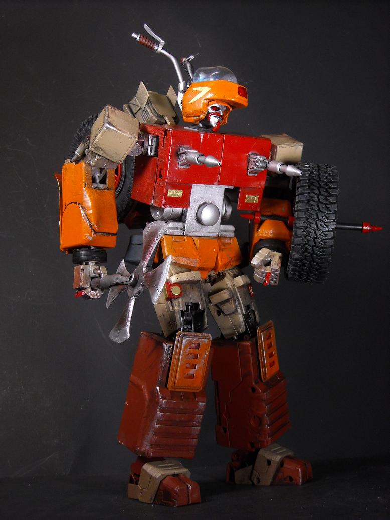 Dave's Used Robots WreckGar Leader of the Junkions!