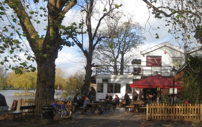 [20091115-boatersinn-ext.JPG]