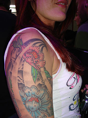 sexy babe celebrity wiht tattoo art