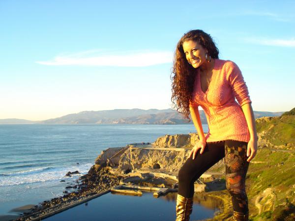 [Heidi+at+Ocean+Beach+Clifftops+in+SF.jpg]