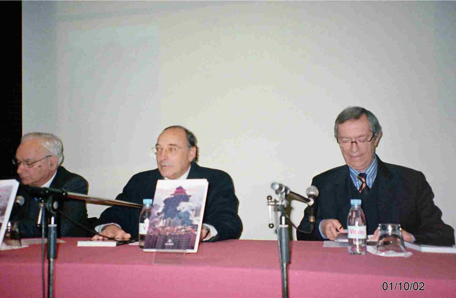 [R001-005.JPG]