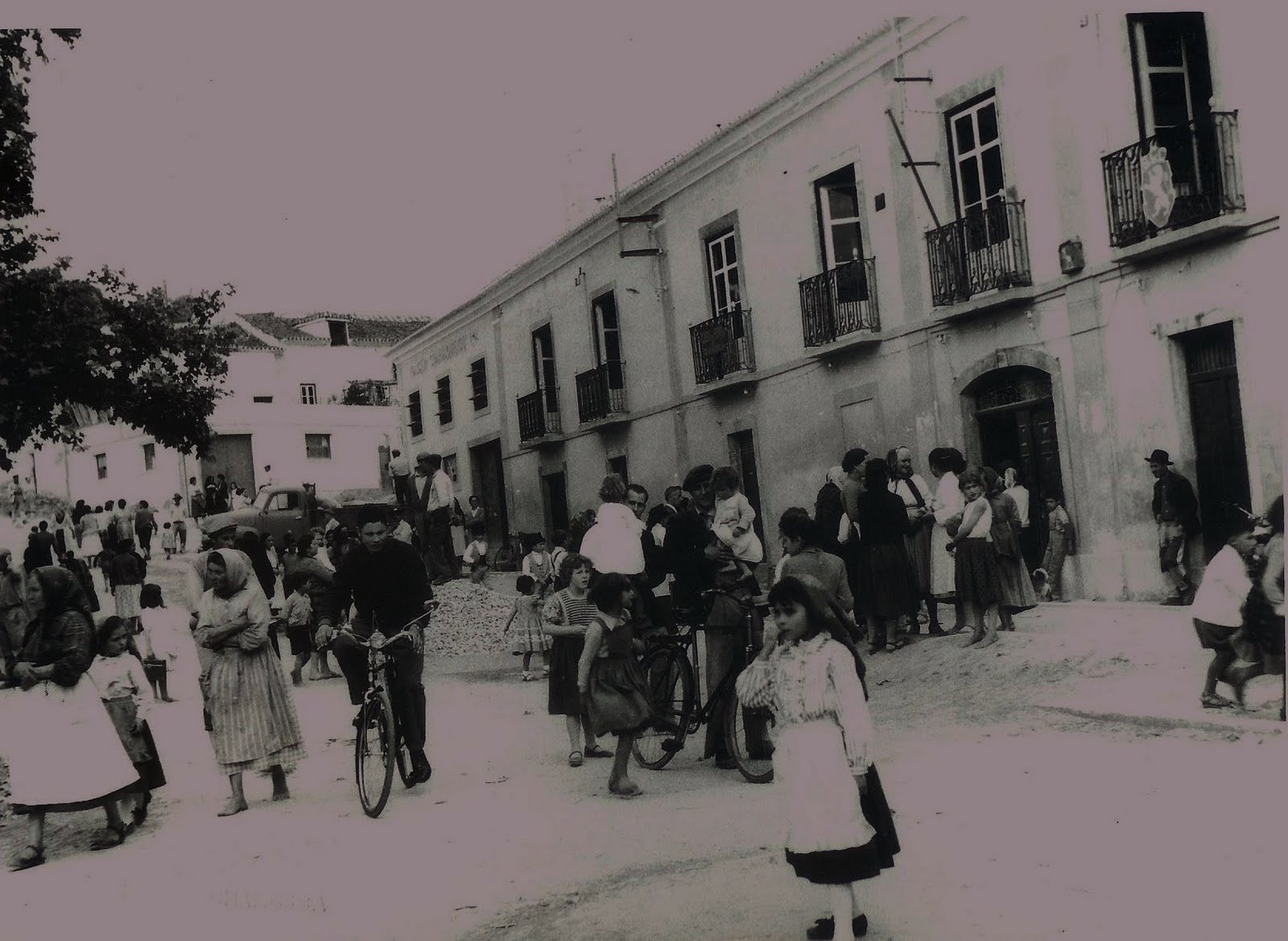 [Largo+do+Sporting.JPG]