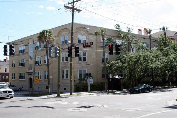 [Jelks+building.jpg]