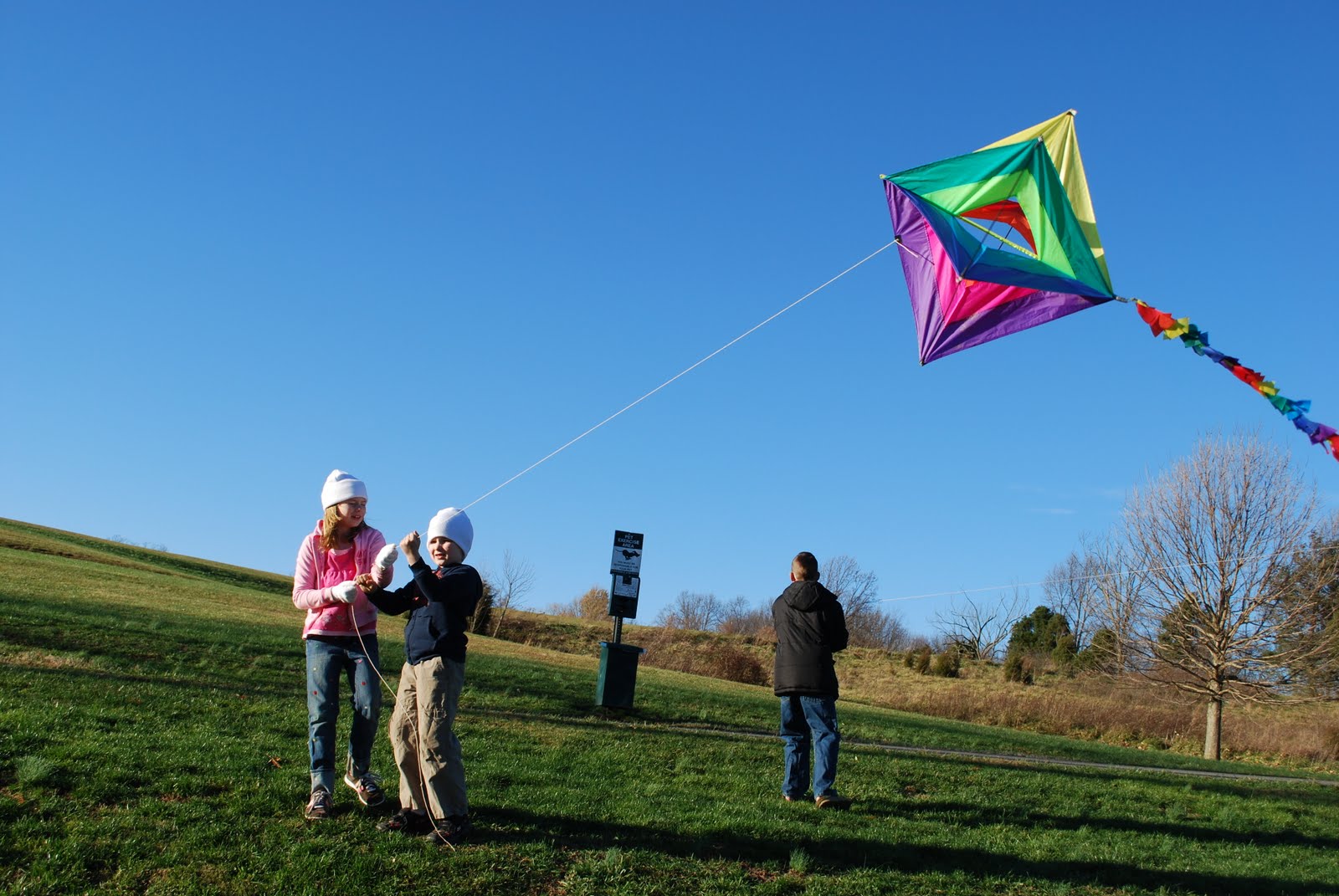 [2009DecemberFlyingKitesUncleDean+008.jpg]