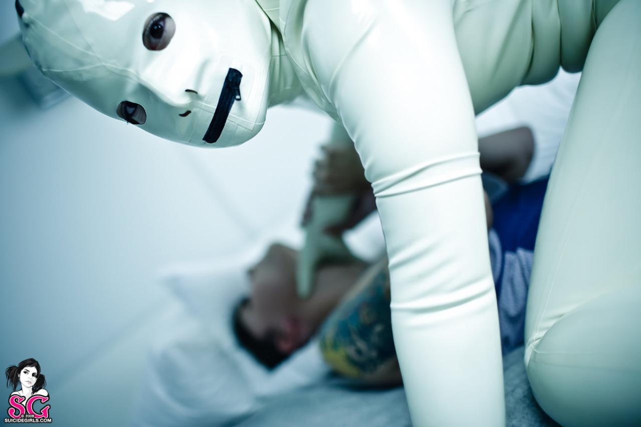 [Suicide_Girls_Must_Die!_6.jpg]