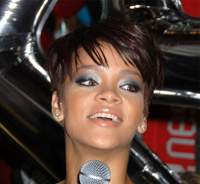 Rihanna wants Her Beau To Propose At Katy Perry 39s wedding