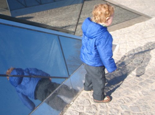 [reflectionnationalgallerypyramid.JPG]