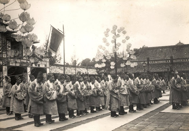 At Khai Dinh 40th birthday ceremony 1924