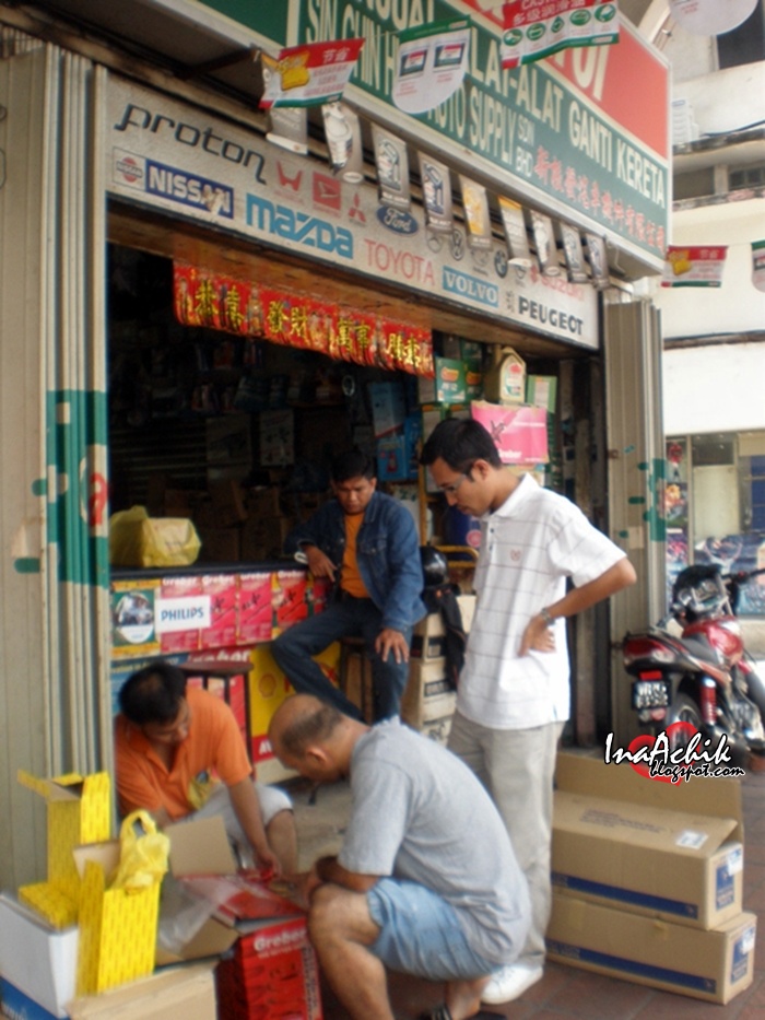 Kedai alat ganti kereta near me