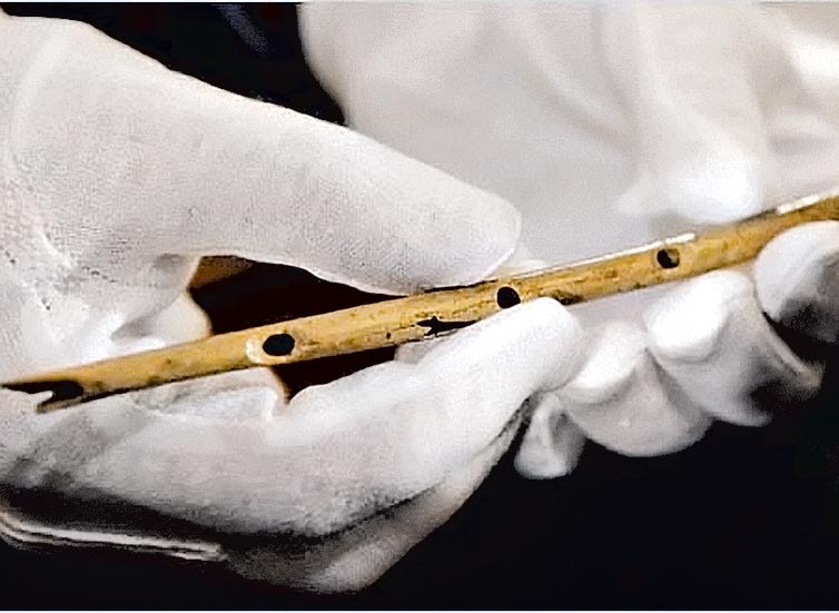 El estudiante de Historia Una flauta de hueso, el instrumento más antiguo