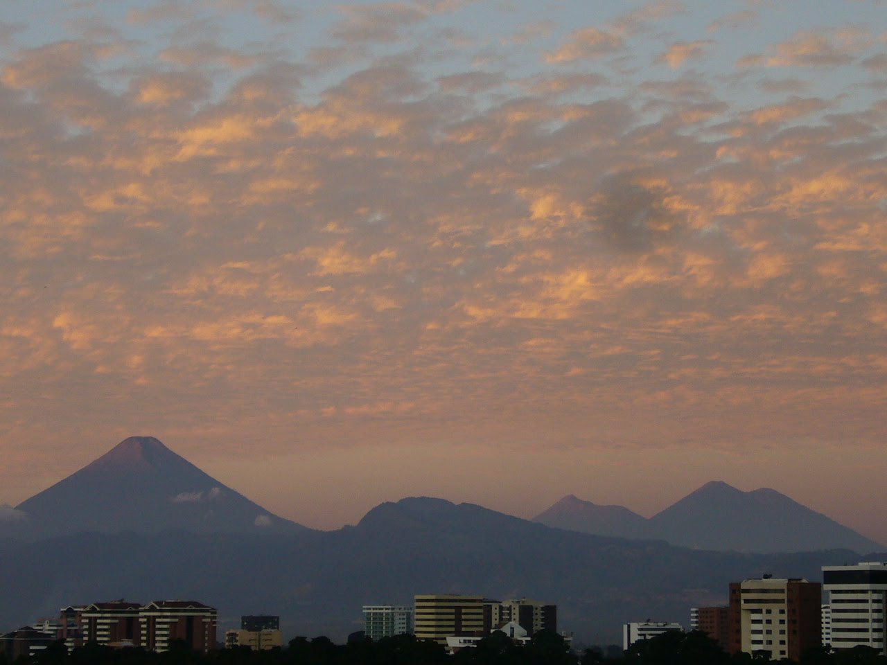 [100203_volcanes_guatemala.JPG]