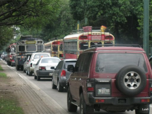 [090518,+buses+de+acarreados.JPG]