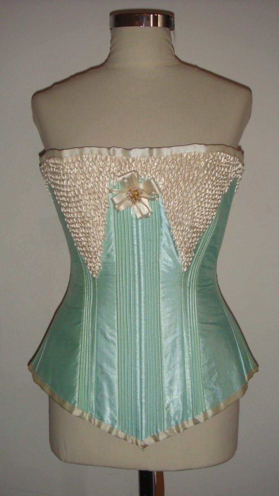 Diseño de Autor Karina Vivero: corset estilo victoriano