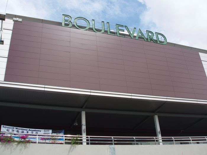 Borneotip: Boulevard Shopping Mall @ Kuching