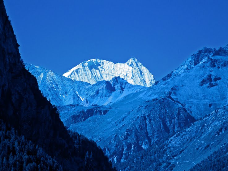 [16-b99bc175125e816647a39a1eaa511af5.jpg]