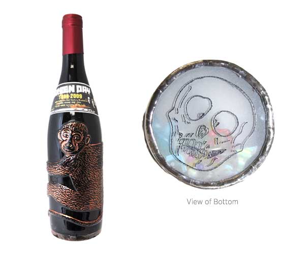 [green-day-bottom-wine-bottle-skull.jpg]