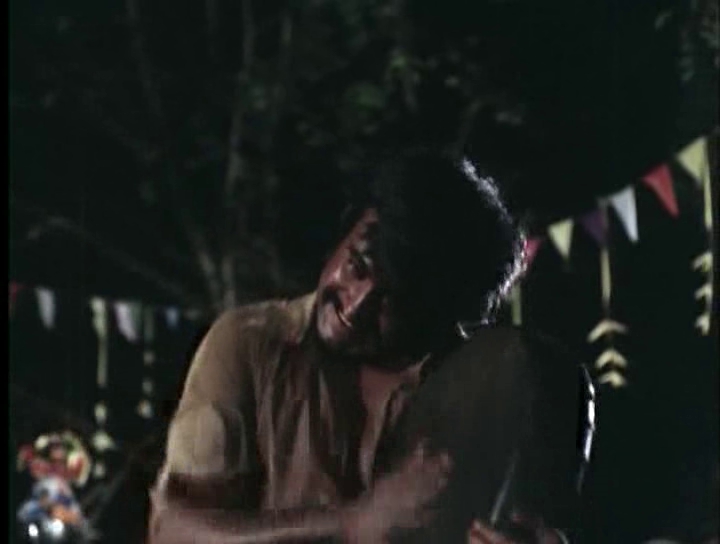 [vlcsnap-2009-12-04-21h56m39s30.jpg]