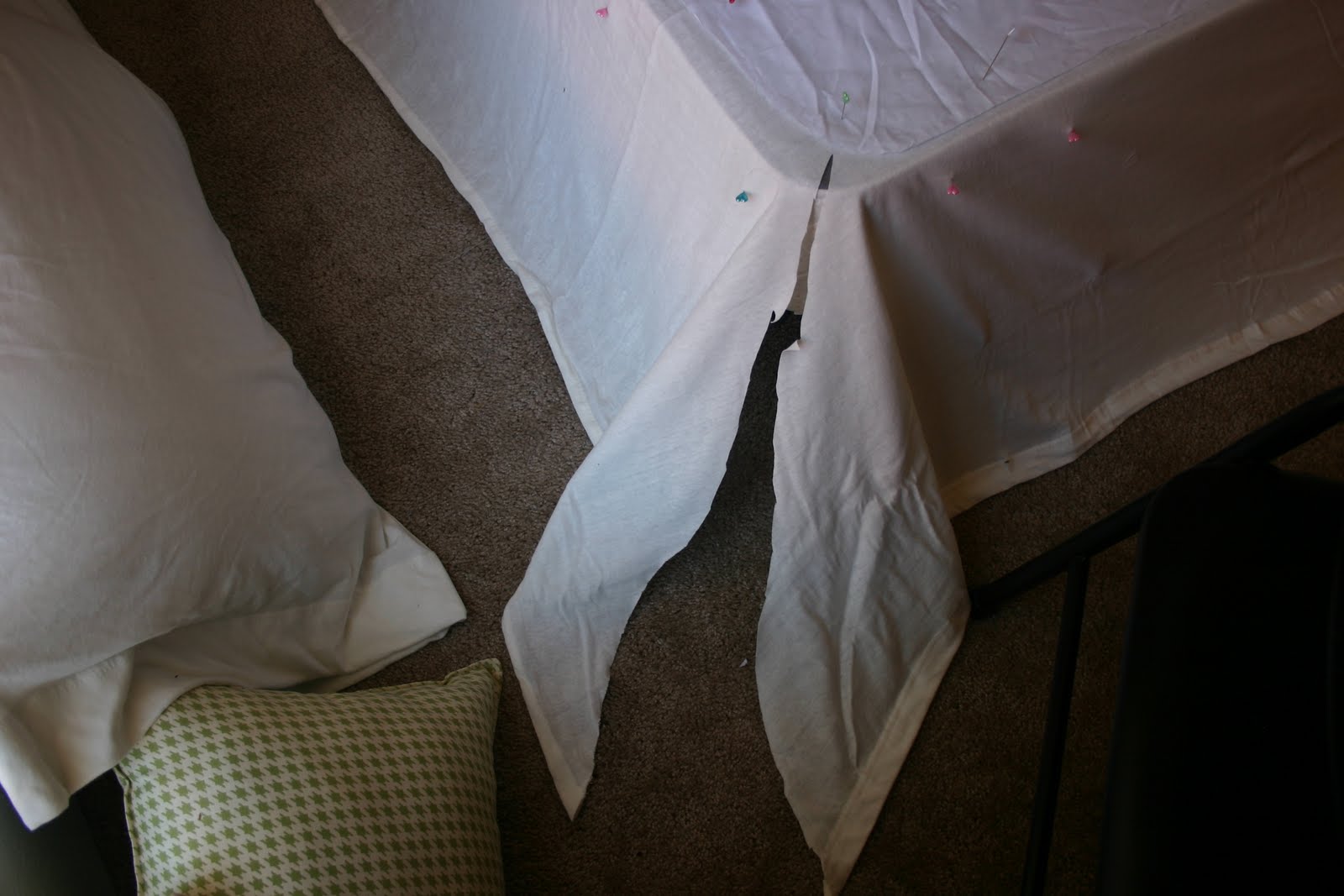 Honeybee Vintage Make a Bedskirt from a Flat Bedsheet