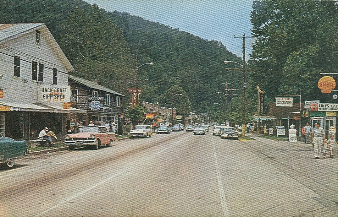 Vintage Travel Postcards: Gatlinburg, Tennessee