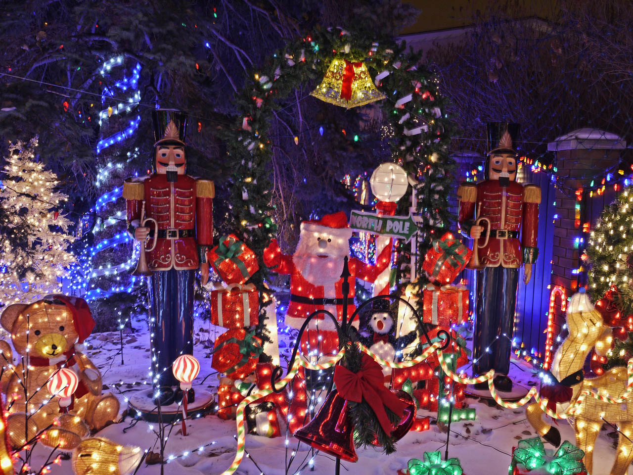 Edmonton Christmas Lights 9619144 Avenue