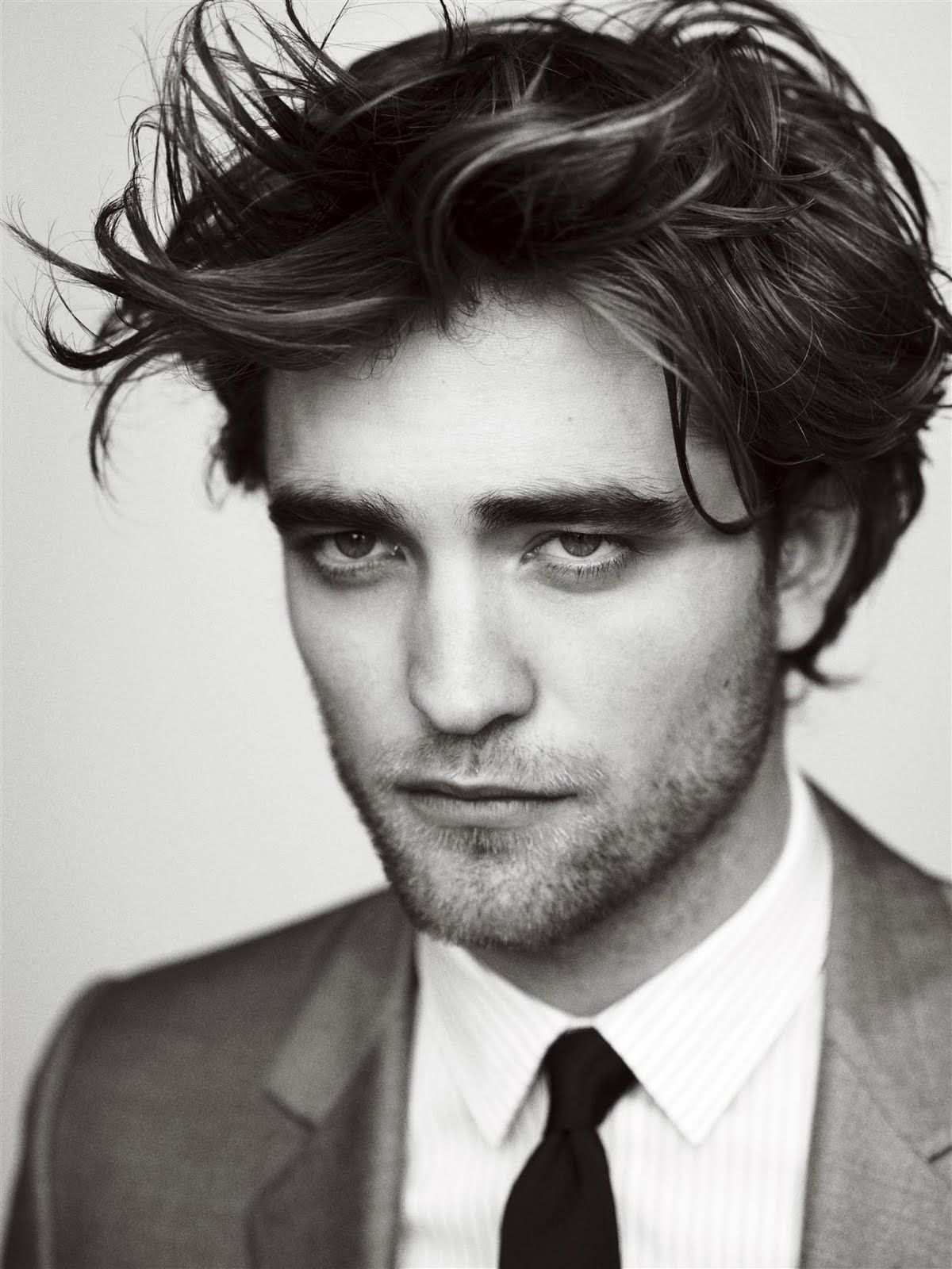 Robert Pattinson News: Sexy & Sweet: GQ Outtakes Now In HQ1200 x 1600