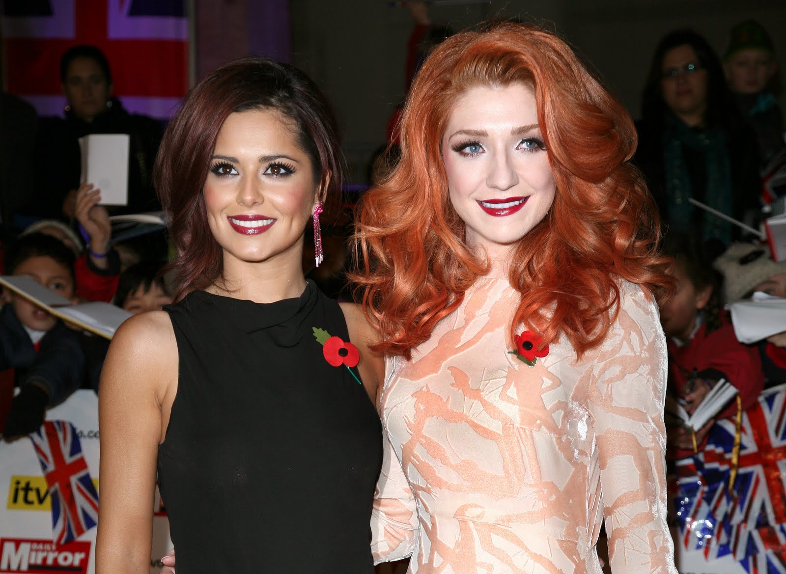http://1.bp.blogspot.com/_5wt45Sgxoi8/TNpfpeUHRlI/AAAAAAAAEMI/X0MycKT4V3Q/s1600/cheryl_cole_nicola_roberts_3.jpg