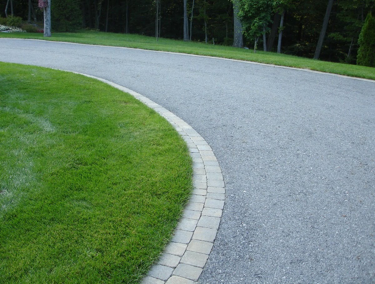 Curves in the Landscape