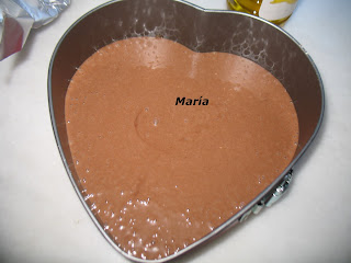 Tarta corazón nata rellena de mermelada de granada