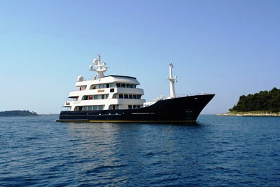 [Yacht+Big+Aron.jpg]