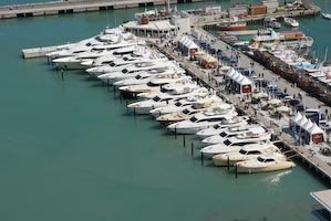 [Easeashow+FY_CL_MC.jpg]