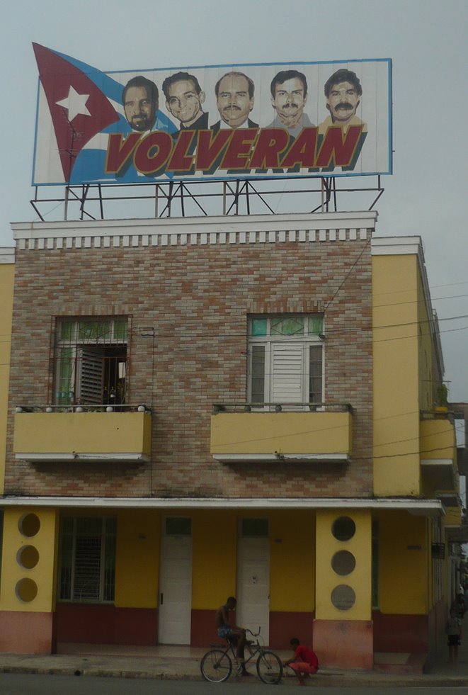 [cartel-publicitario-cuba-20.jpg]