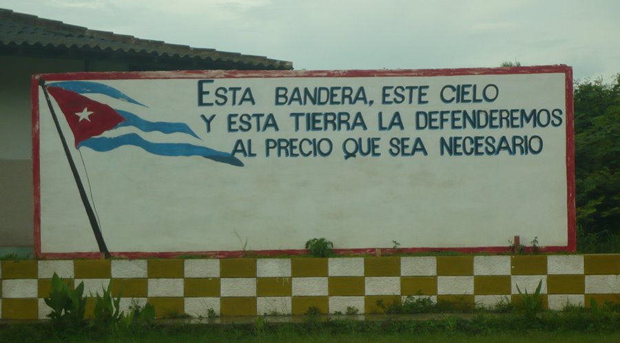 [cartel-publicitario-cuba-7.jpg]